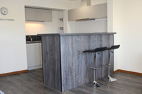 Breakfast Bar and Kitchen
